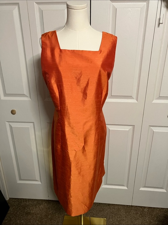Amanda Smith Dresses & Skirts - Amanda Smith Square-Neck Sheath Dress in Bright Orange